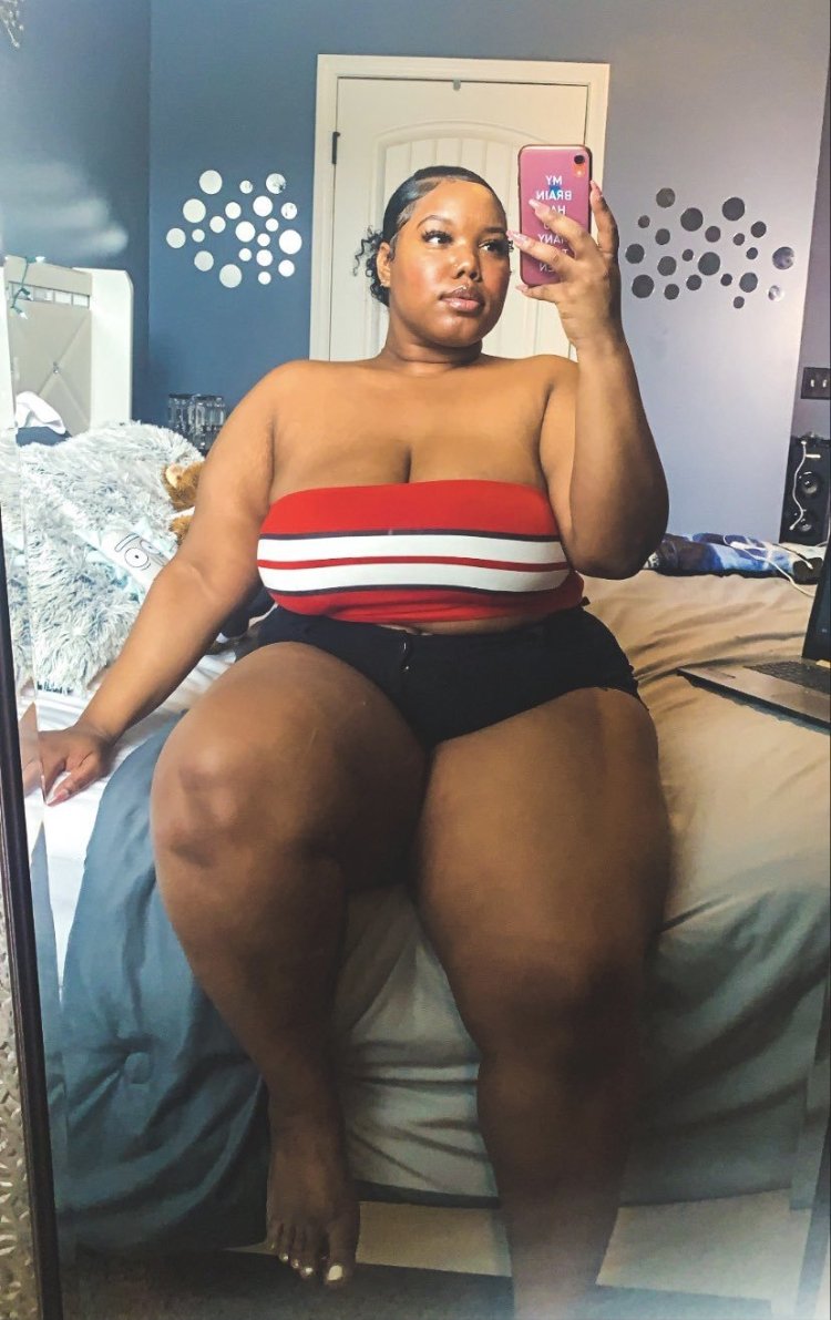 Rachel Smith wide Hips