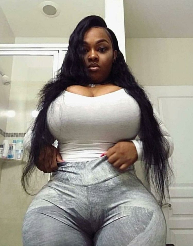 Curvy African American women