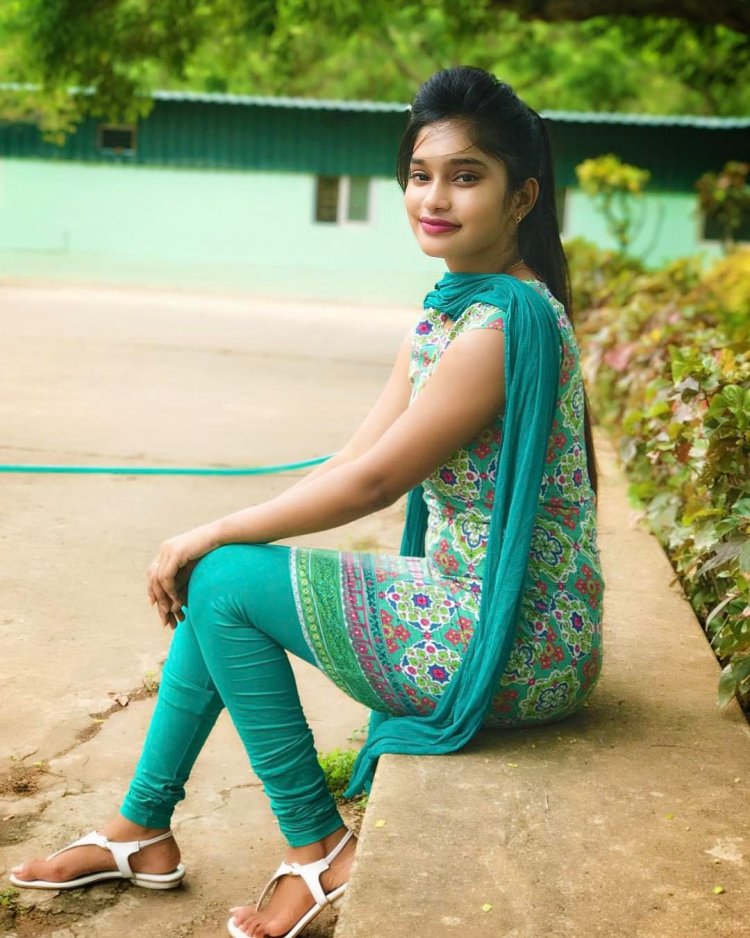 Indian actress in Swimming