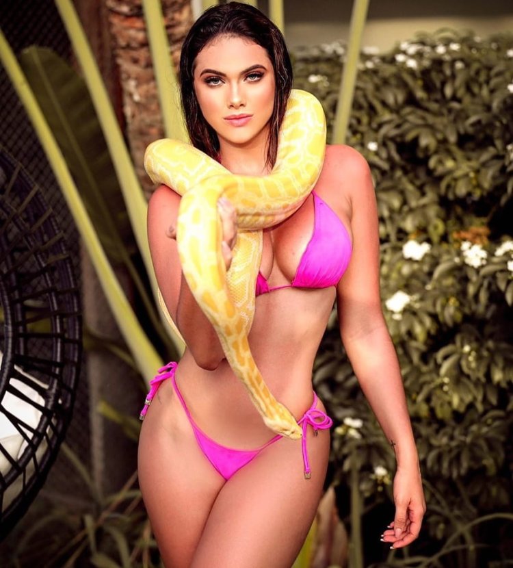 Emily Garcia - 26 years old