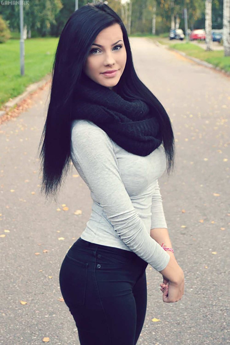 Beautiful brunettes real