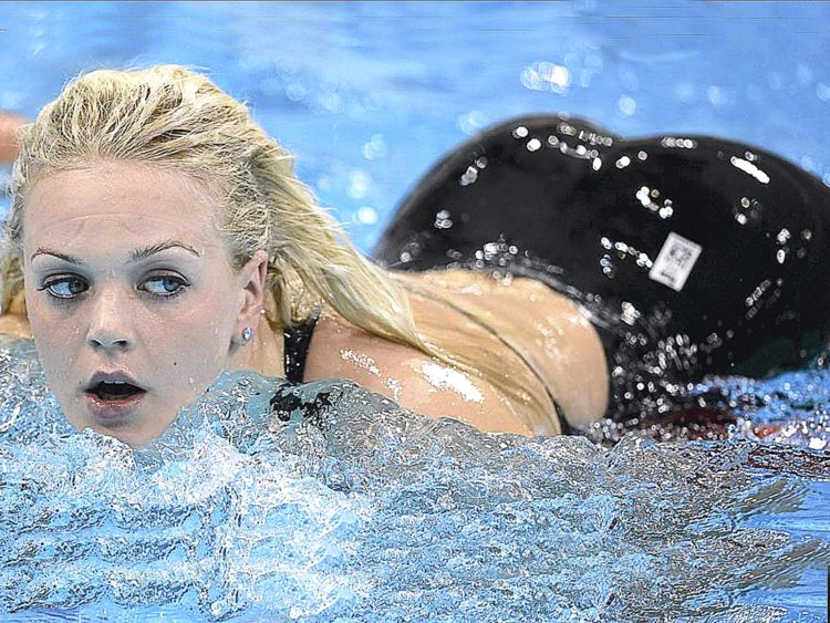Emilia Pikkarainen photo in the pool
