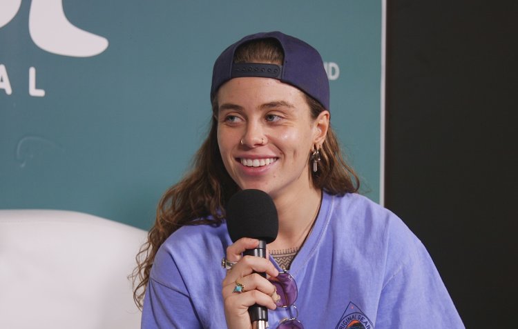 Tash Sultana talk it out
