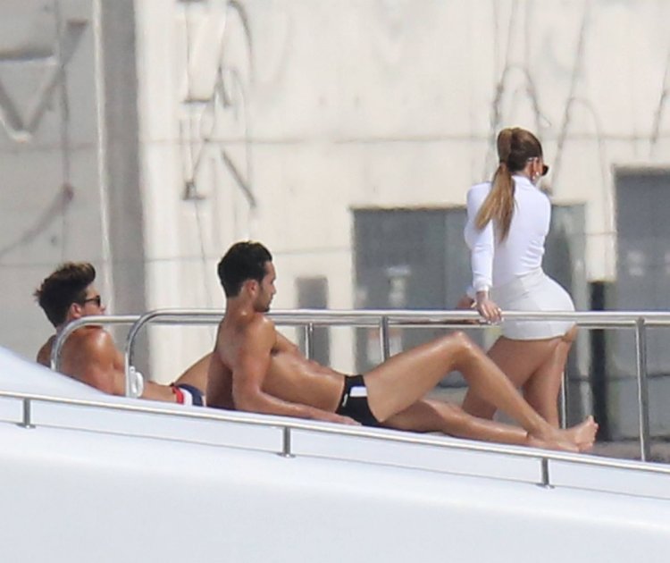 Celeb Dungeon Jennifer Lopez