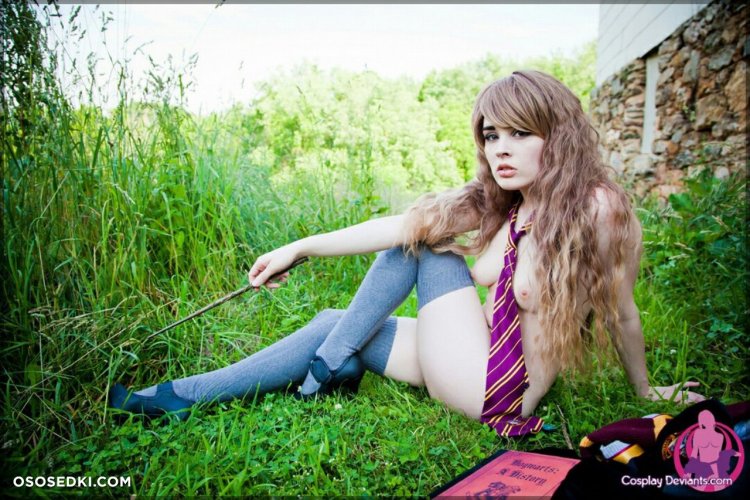 Cosplay Deviants Hermione