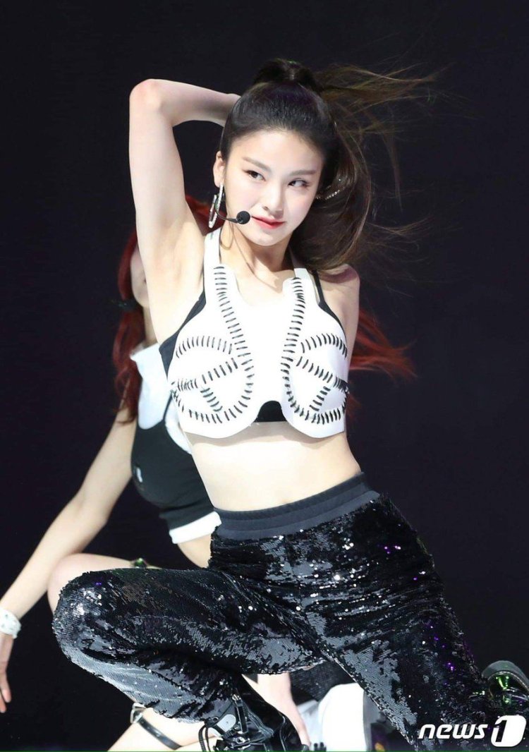 Hwang Ye Ji Hot