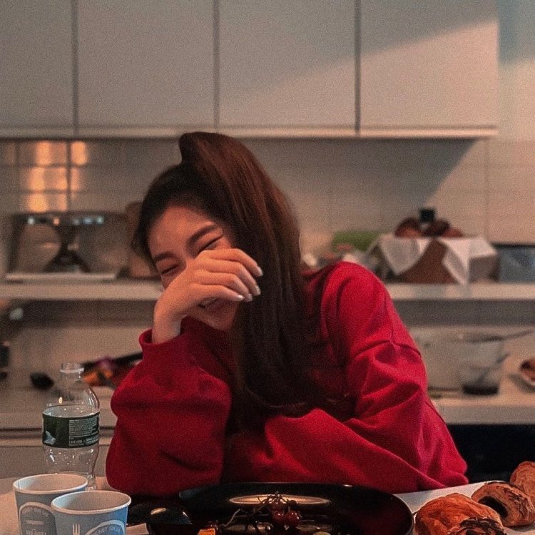 Itzy Girlfriend Material