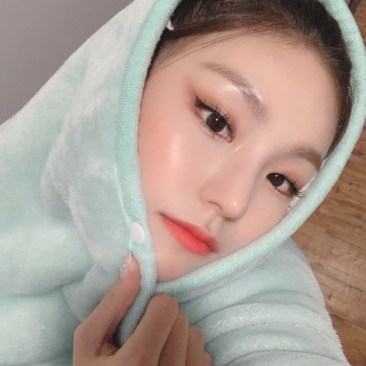 Yeji itzy selfie