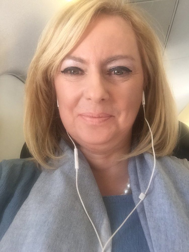 Anabel Curtisan Selfie