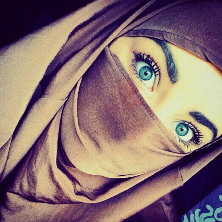 Muslim with blue eyes