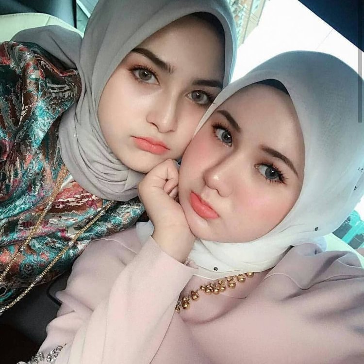 Chechen women in a hijab