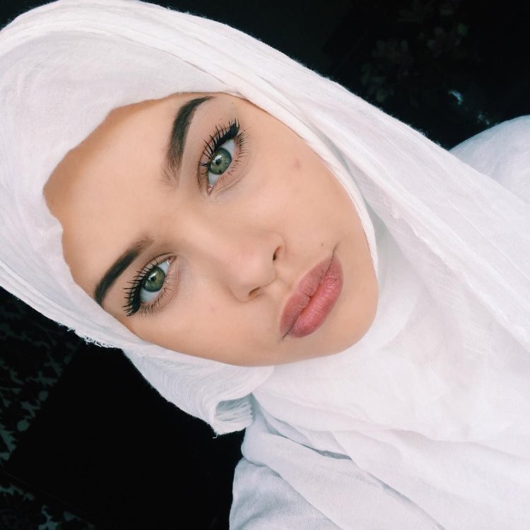 Muslim with blue eyes