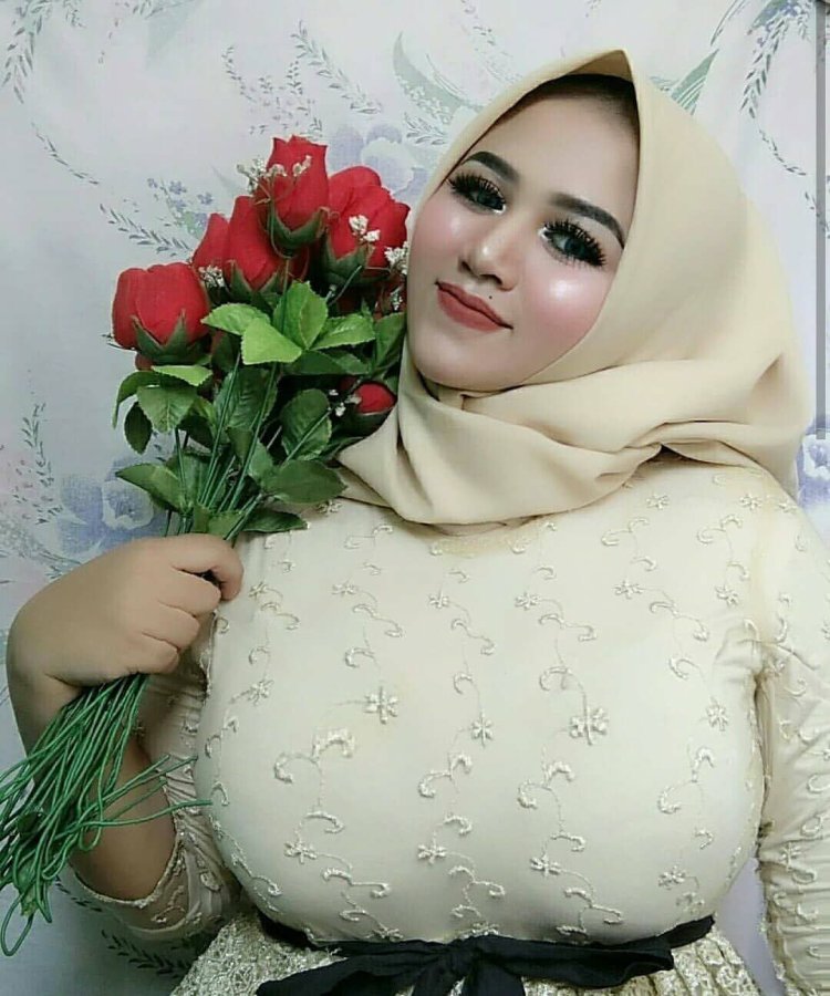 Big breasts in a hijab
