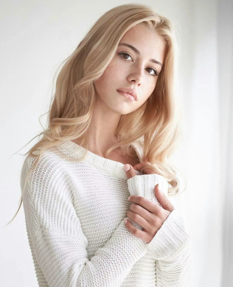 Housing young in leggings