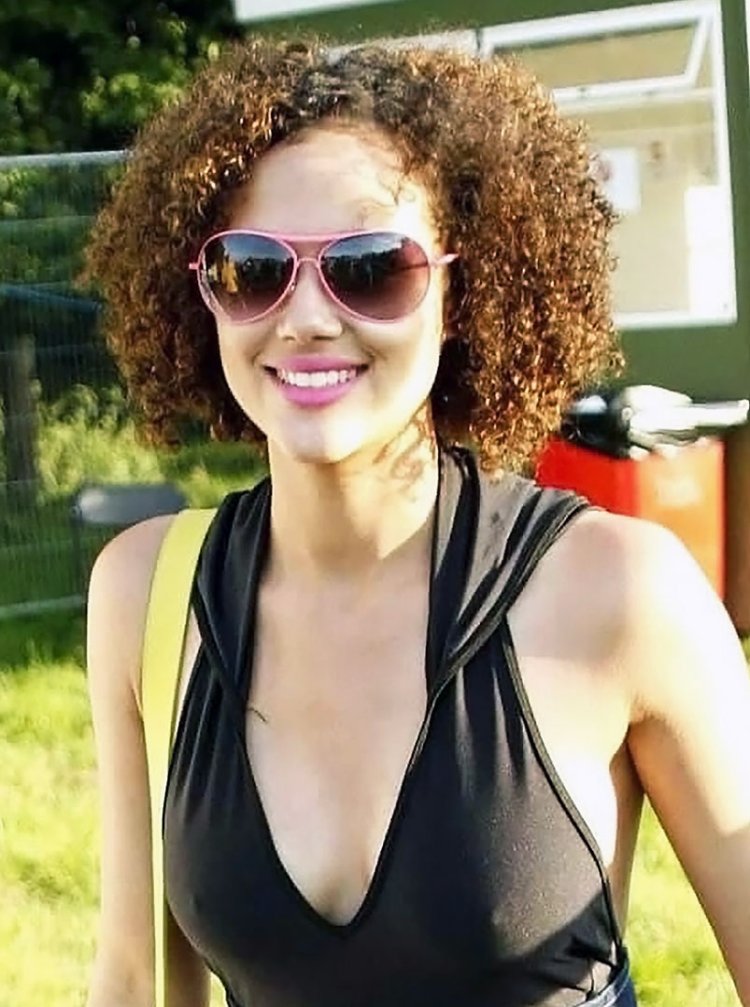 NATHALIE EMMANUEL HOT
