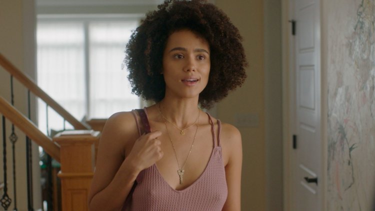 Natalie Emmanuel Holly