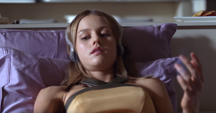 ISABELLE Cornish Superon