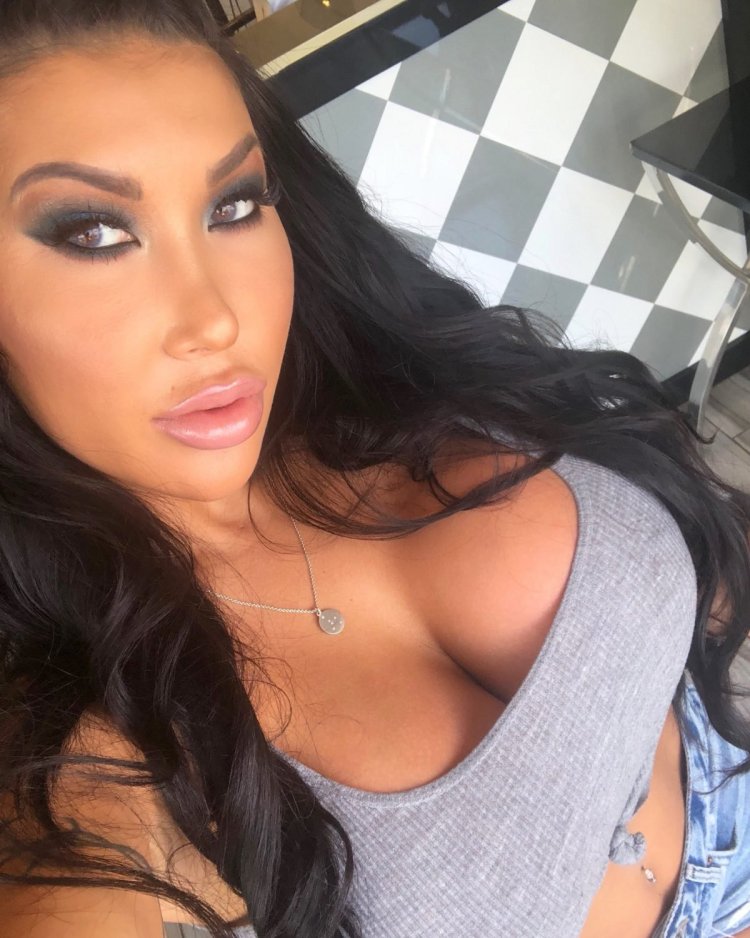 Linda Steele Shopping