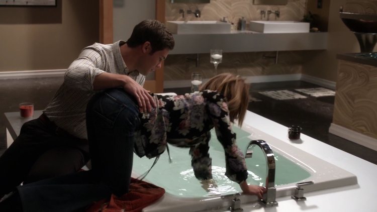 American film about the cleanliness lover and a neighbor's dog