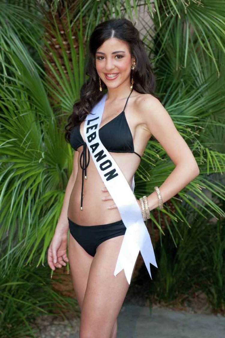 Lebanese girls in swimsuits