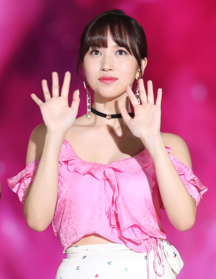 Mina K Pop