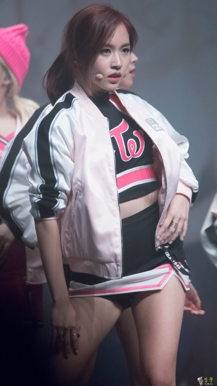 Mina Twis Figure