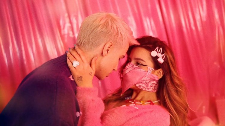 Amina Tenderlibai is curly