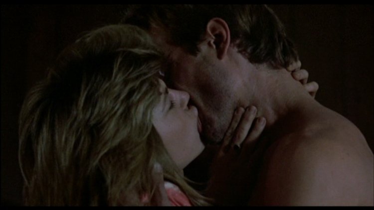 Linda Hamilton bed stage