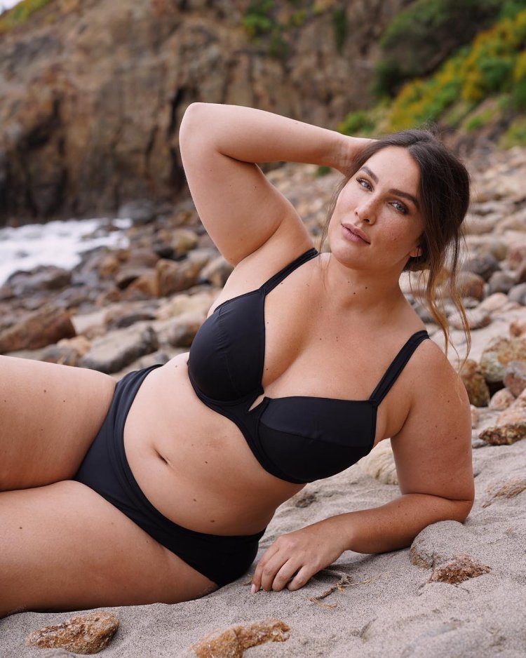 Fat women in swimsuits amateur