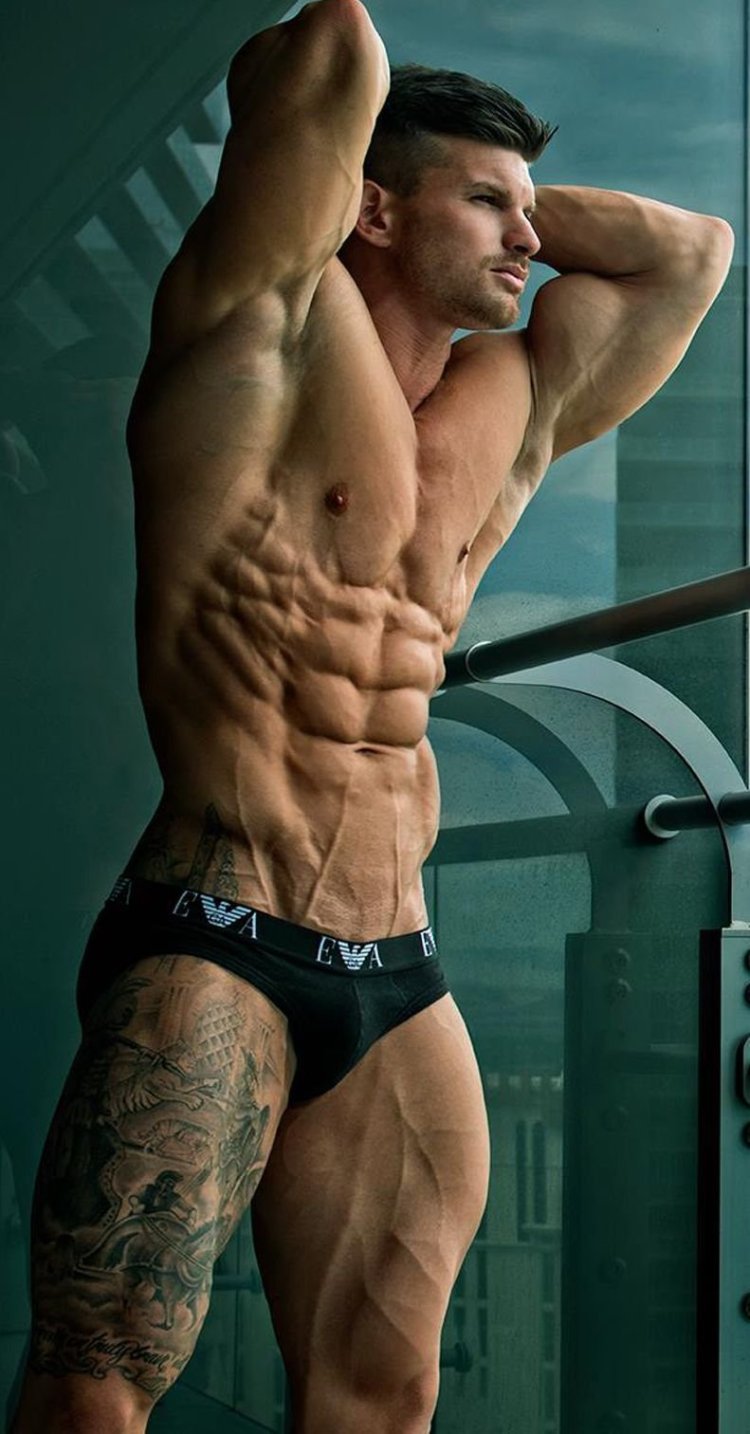 Alexander Eskin Naked Muscle