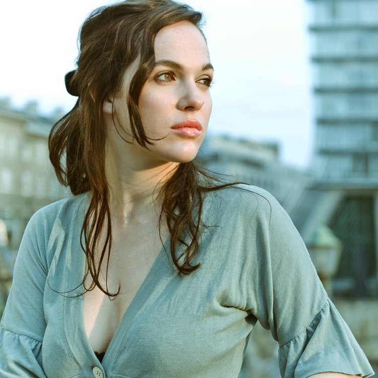 Claudia Alende (Claudia Alende)