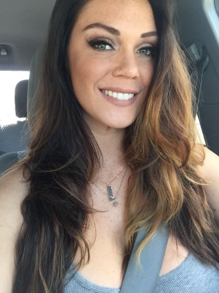 Alison Taylor Selfie