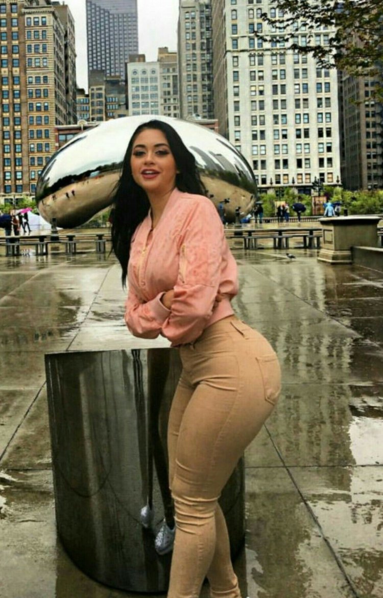 Rachel Smith Wide Hips