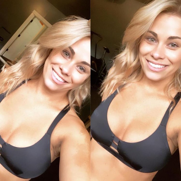 Page fighter UFC Girl