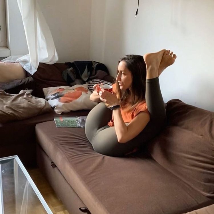 Leg Behind Head Penelope