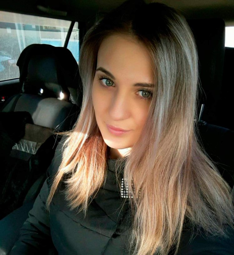 Girl photo Eye Contact