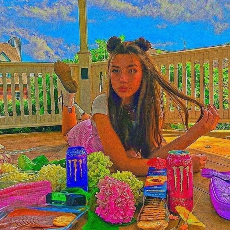 Ava in the style of indie Kid