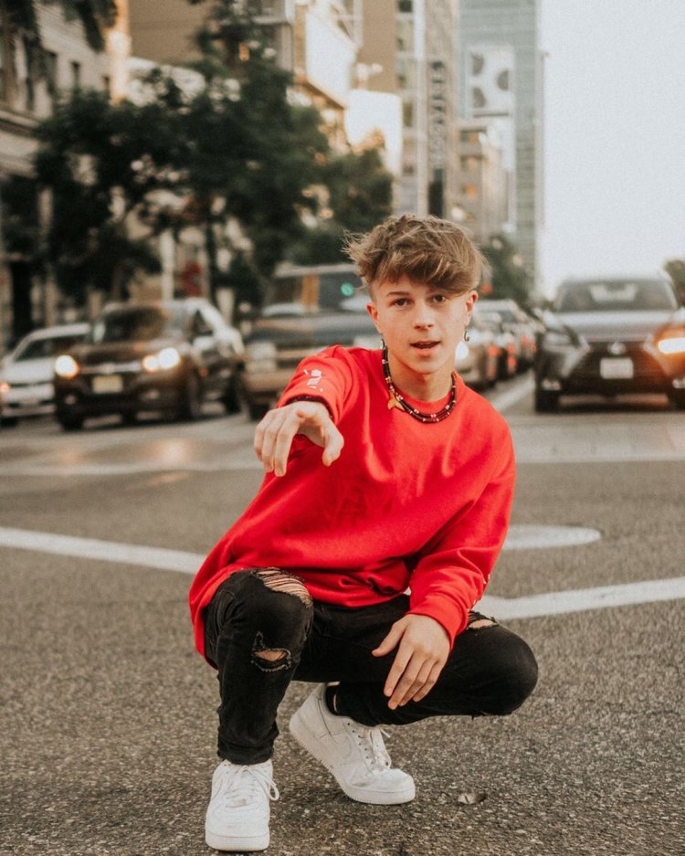 Dylan friend of Peyton