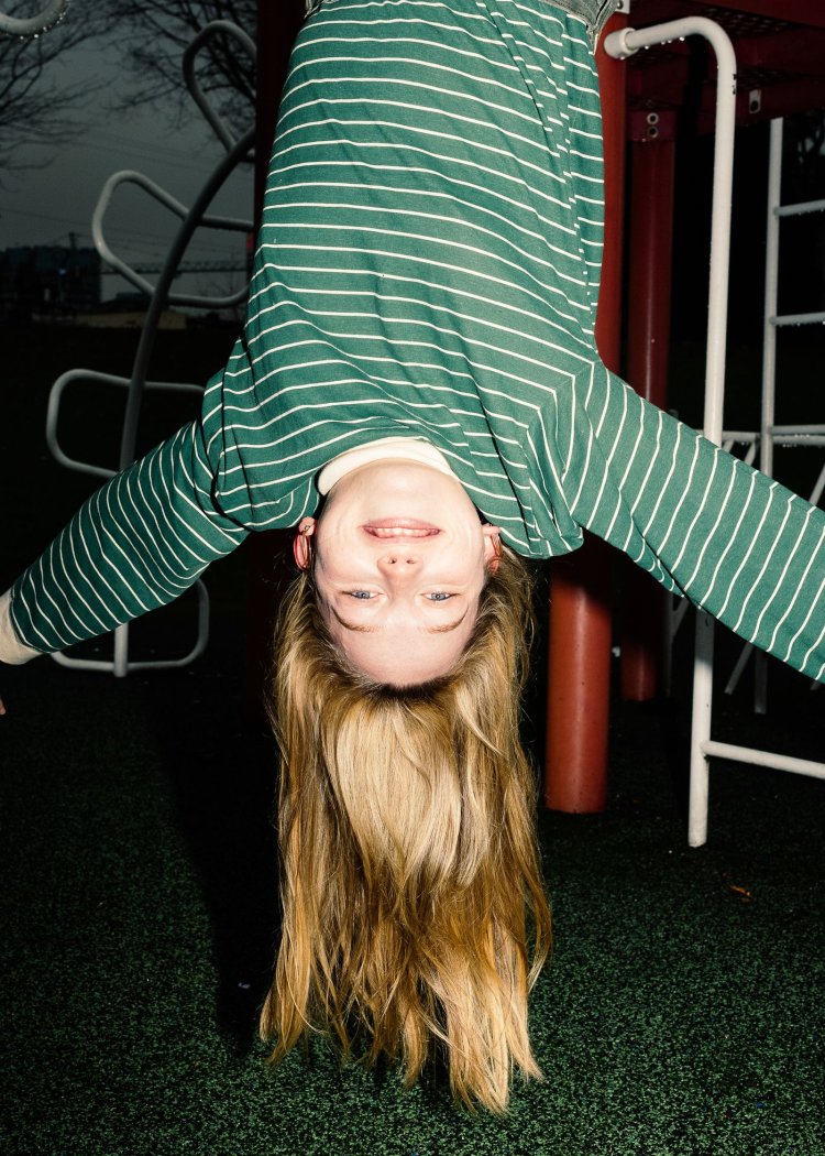 Victoria Pedretti Feet