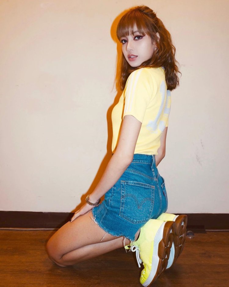 Lalisa Manoban in shorts