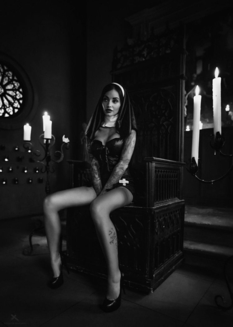 Alice Dvachevskaya cosplay Anya ichios