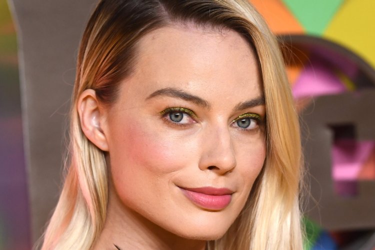 Margo Robbie in Youth