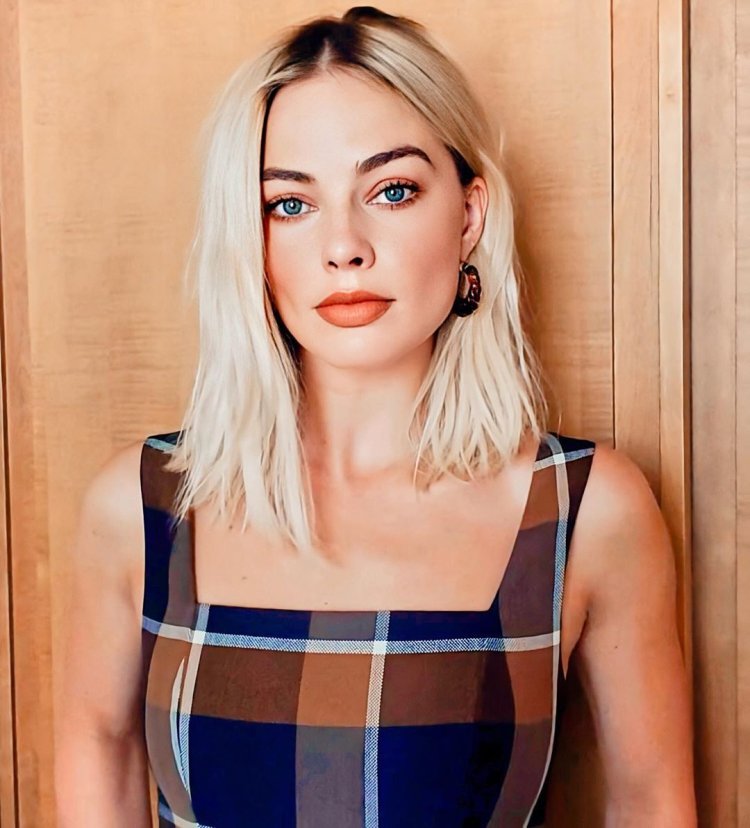 Margo Robbie is a beauty