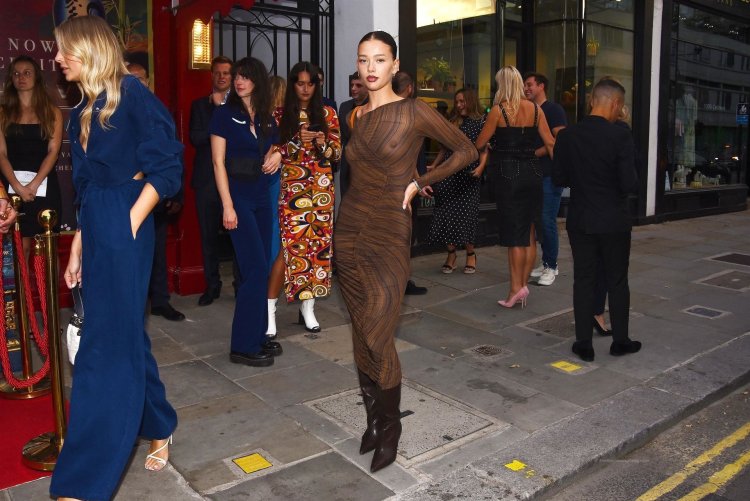 Jessica Alexander Hot