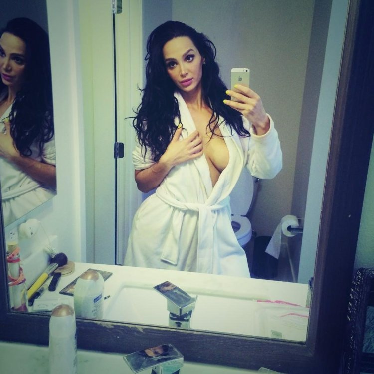 Ring Gerl Angelica Anderson