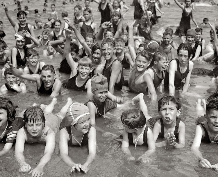 Children's beach retro