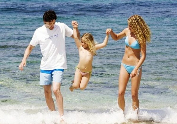 Family naturalists at sea