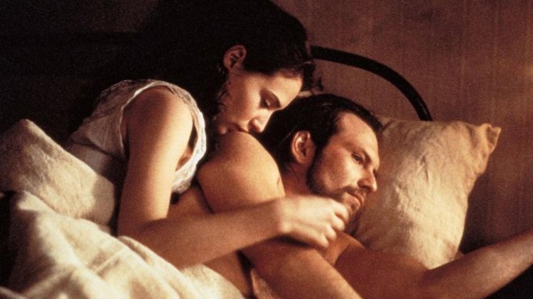 Claire forlani Basil