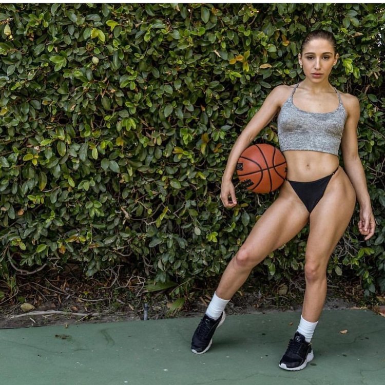 Diana Sadovnikova basketball