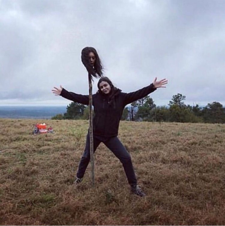 Walking dead heads on peaks